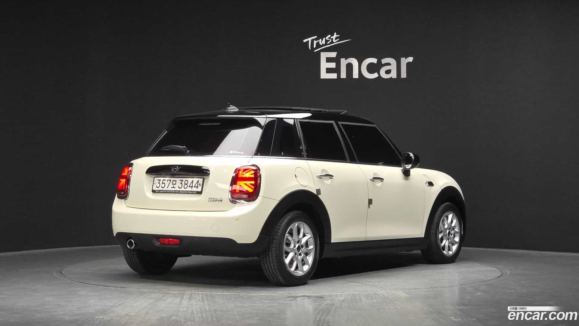 Cooper Mini 2020.8-OUTER-002