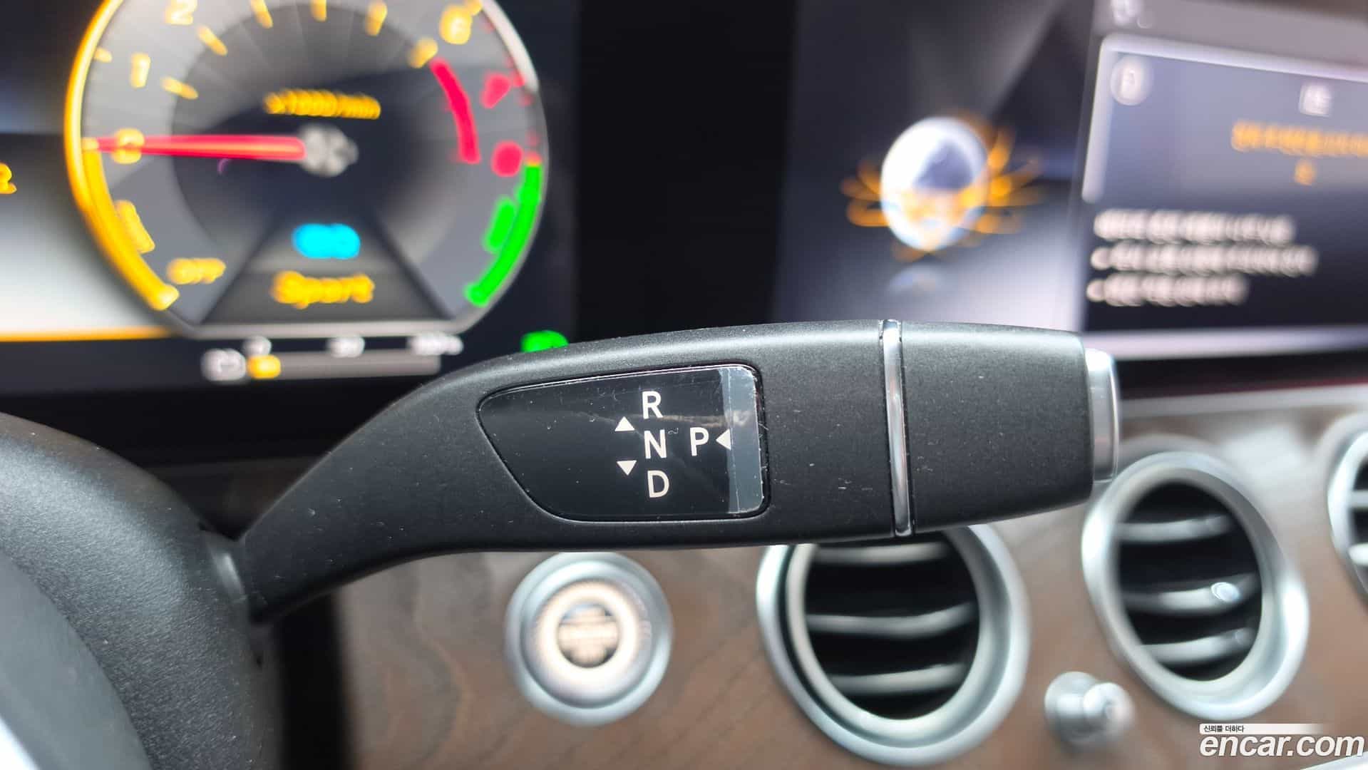 E-Class Mercedes-Benz 2019.10-INNER-009