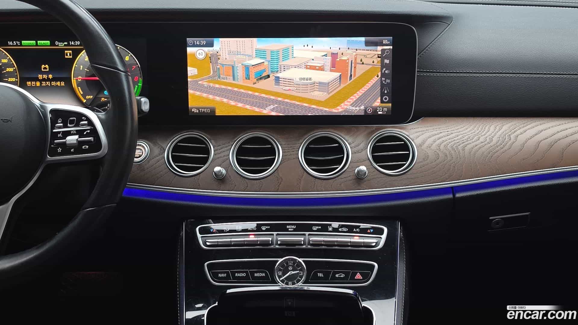 E-Class Mercedes-Benz 2019.10-OPTION-018