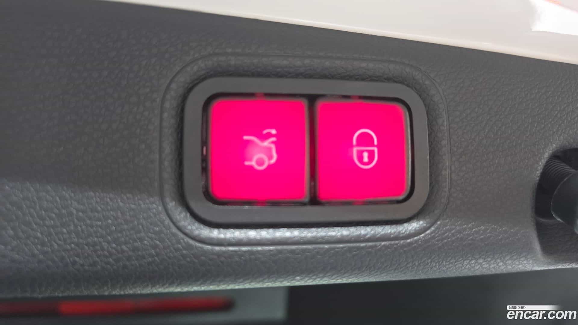 E-Class Mercedes-Benz 2019.10-OPTION-020