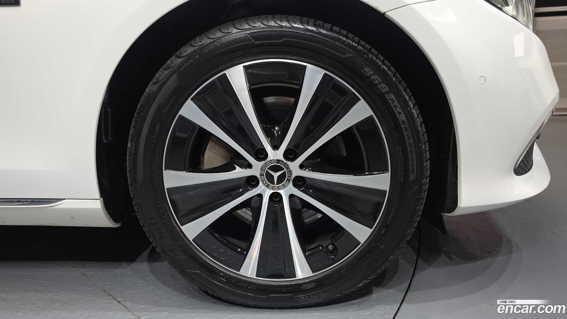 E-Class Mercedes-Benz 2019.10-OUTER-031