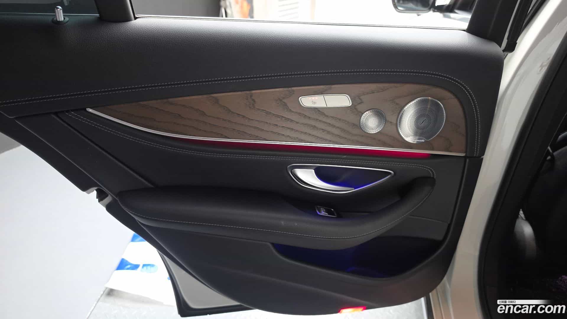 E-Class Mercedes-Benz 2019.10-INNER-035