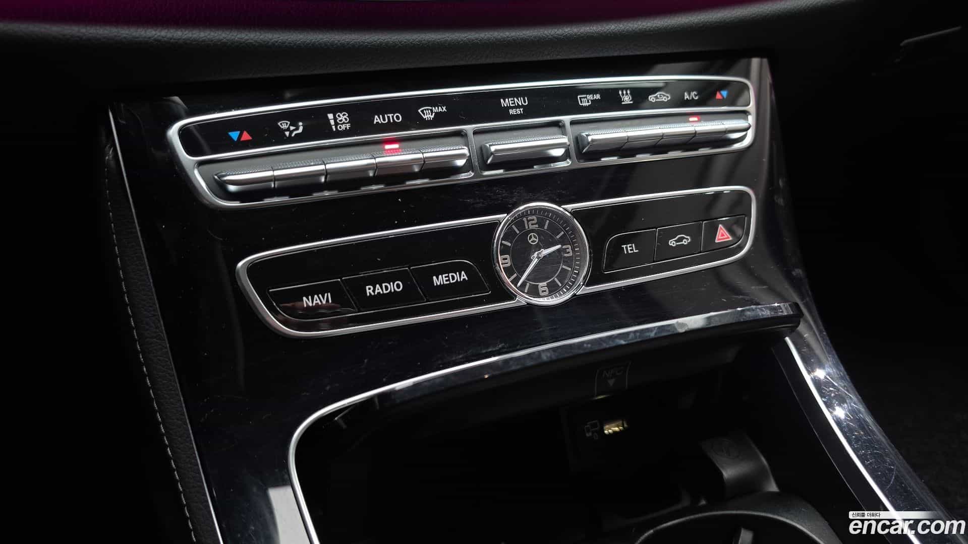 E-Class Mercedes-Benz 2019.10-OPTION-043
