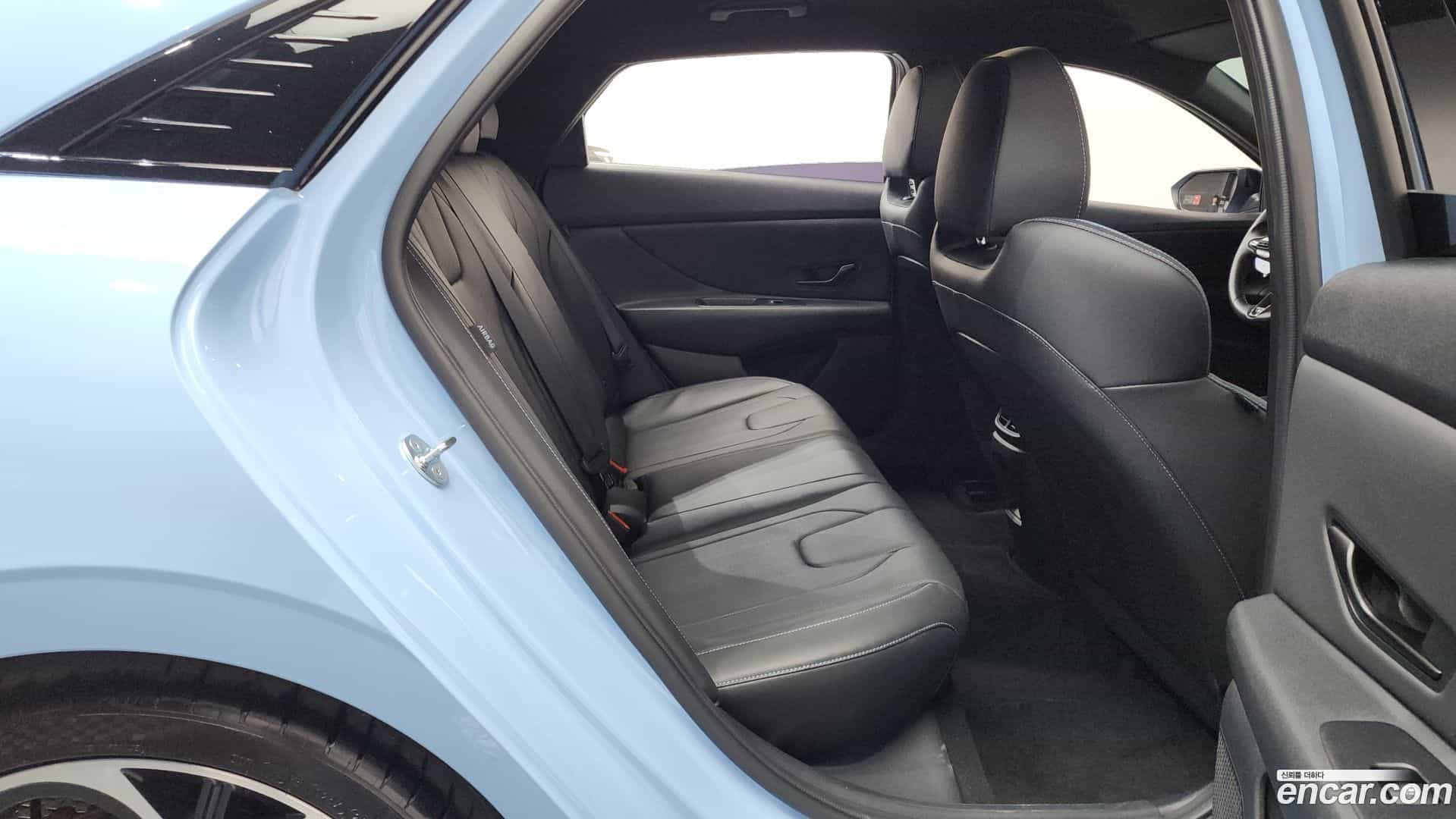 AVANTE Hyundai 2023.10-OPTION-015