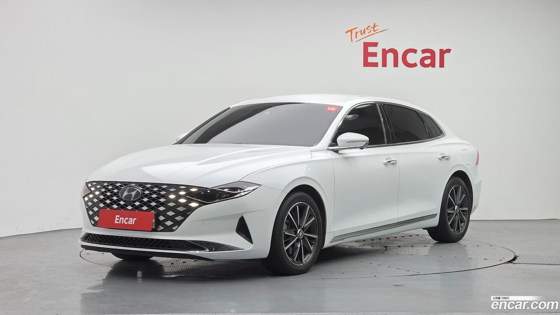 Main__Slider__Photo:Grandeur Hyundai 2020.3-0