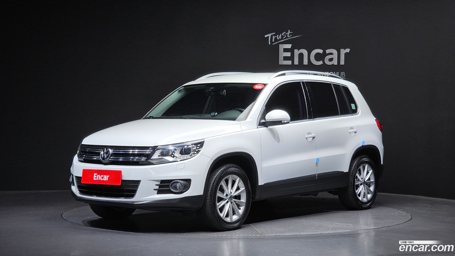 Main__Slider__Photo:Tiguan Volkswagen 2015.2-0