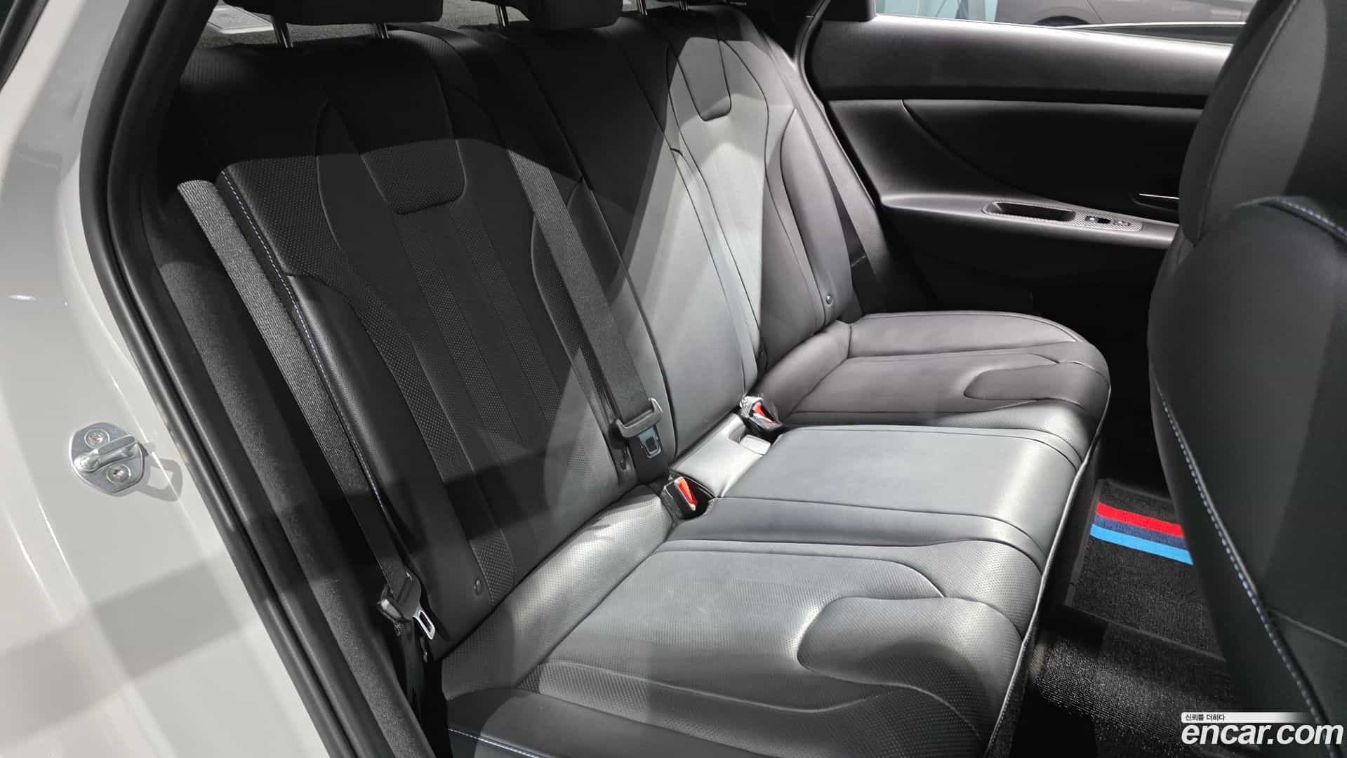 AVANTE Hyundai 2021.10-OPTION-015