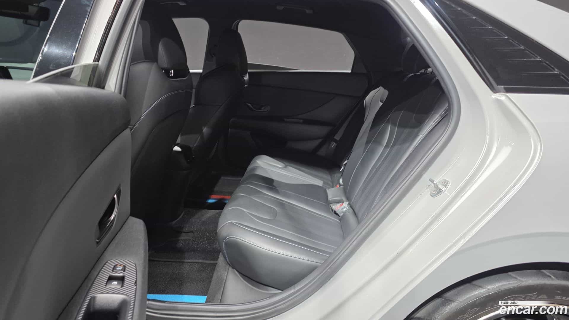 AVANTE Hyundai 2021.10-OPTION-016