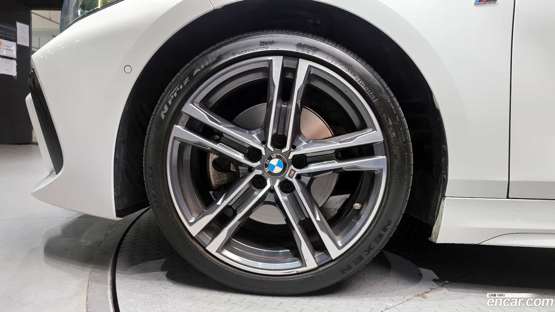 1-Series BMW 2021.5-OUTER-005