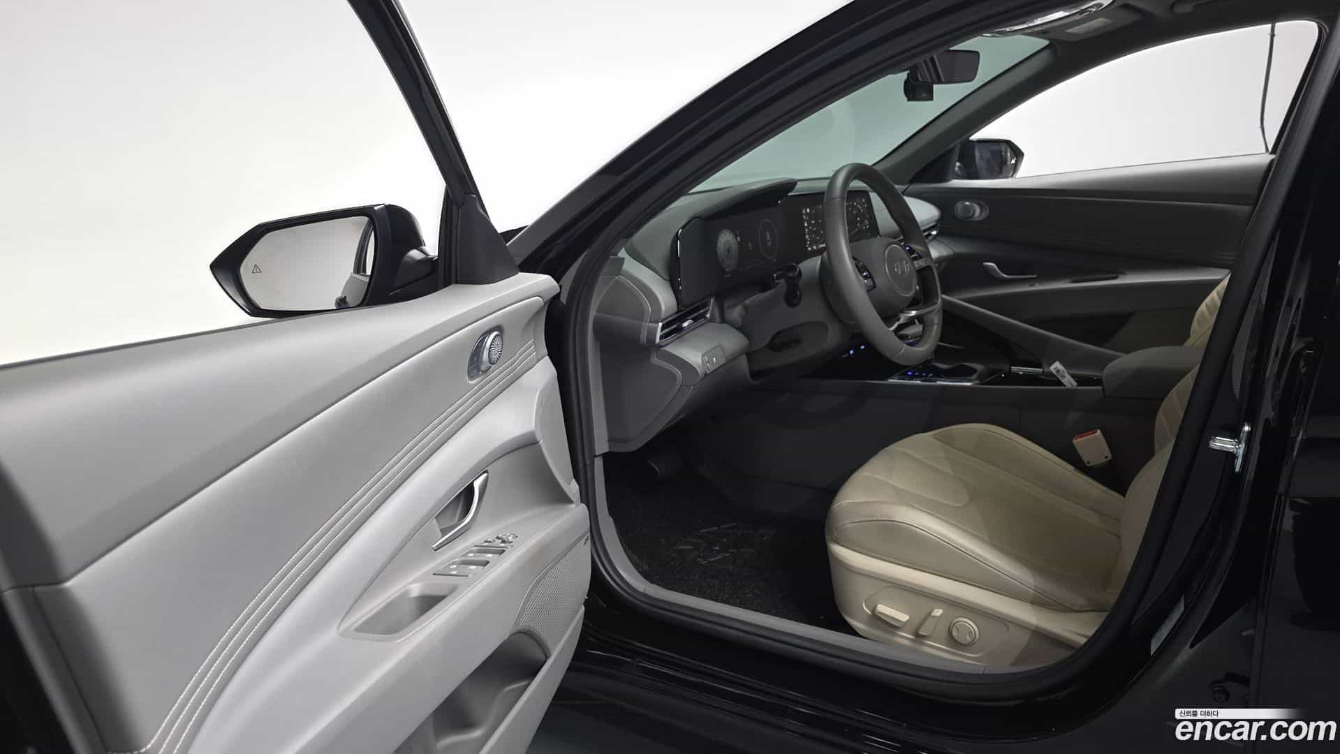 AVANTE Hyundai 2025.0-INNER-010