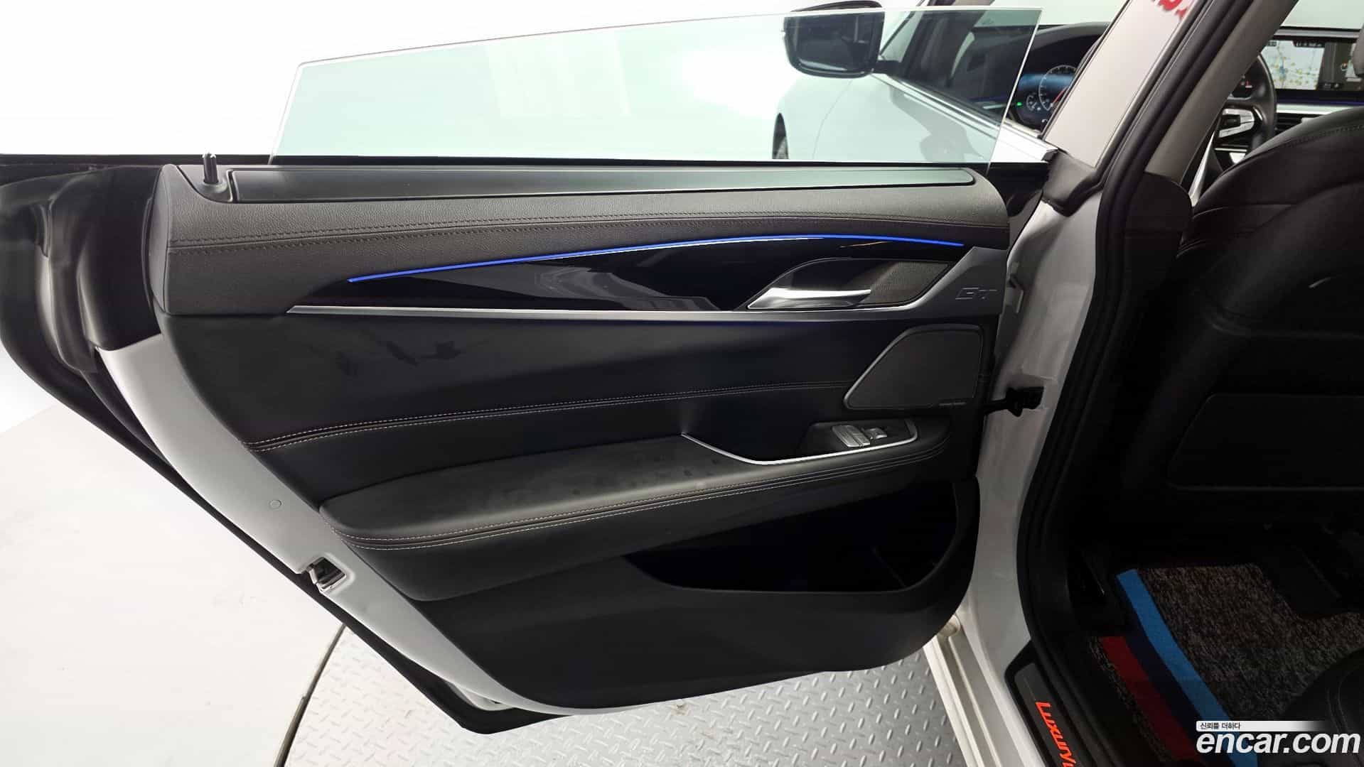 Gran Turismo BMW 2019.4-INNER-035