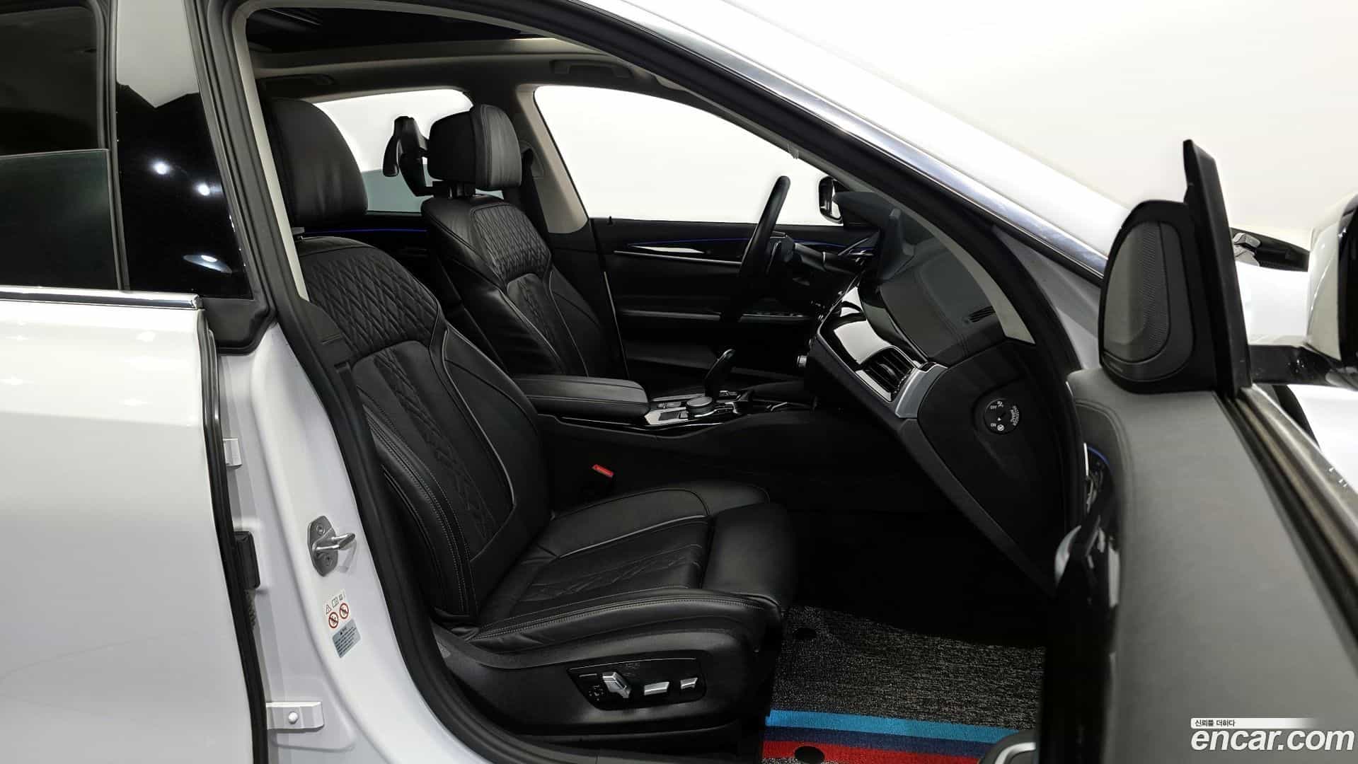Gran Turismo BMW 2019.4-INNER-036