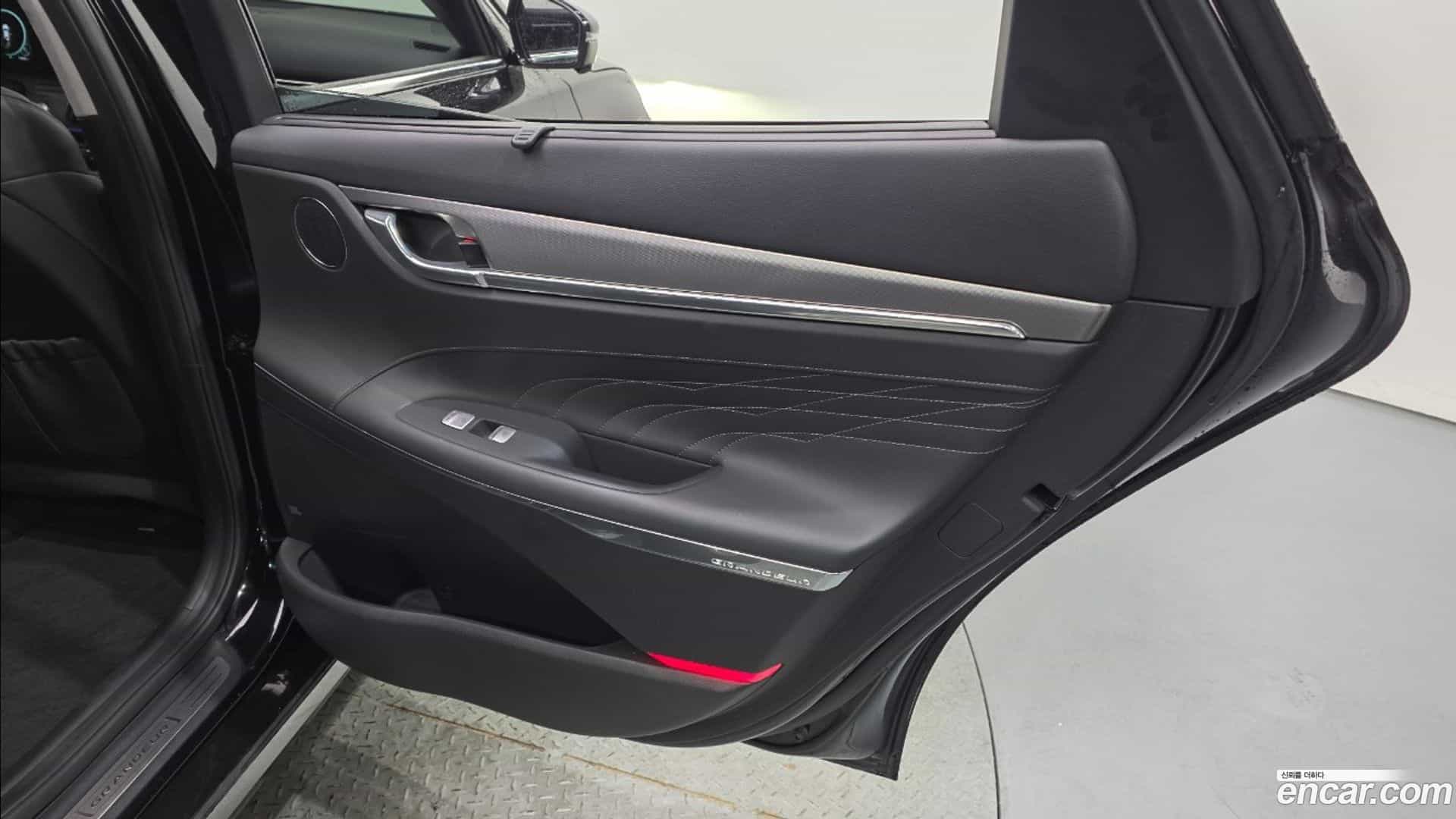 Grandeur Hyundai 2021.2-INNER-035