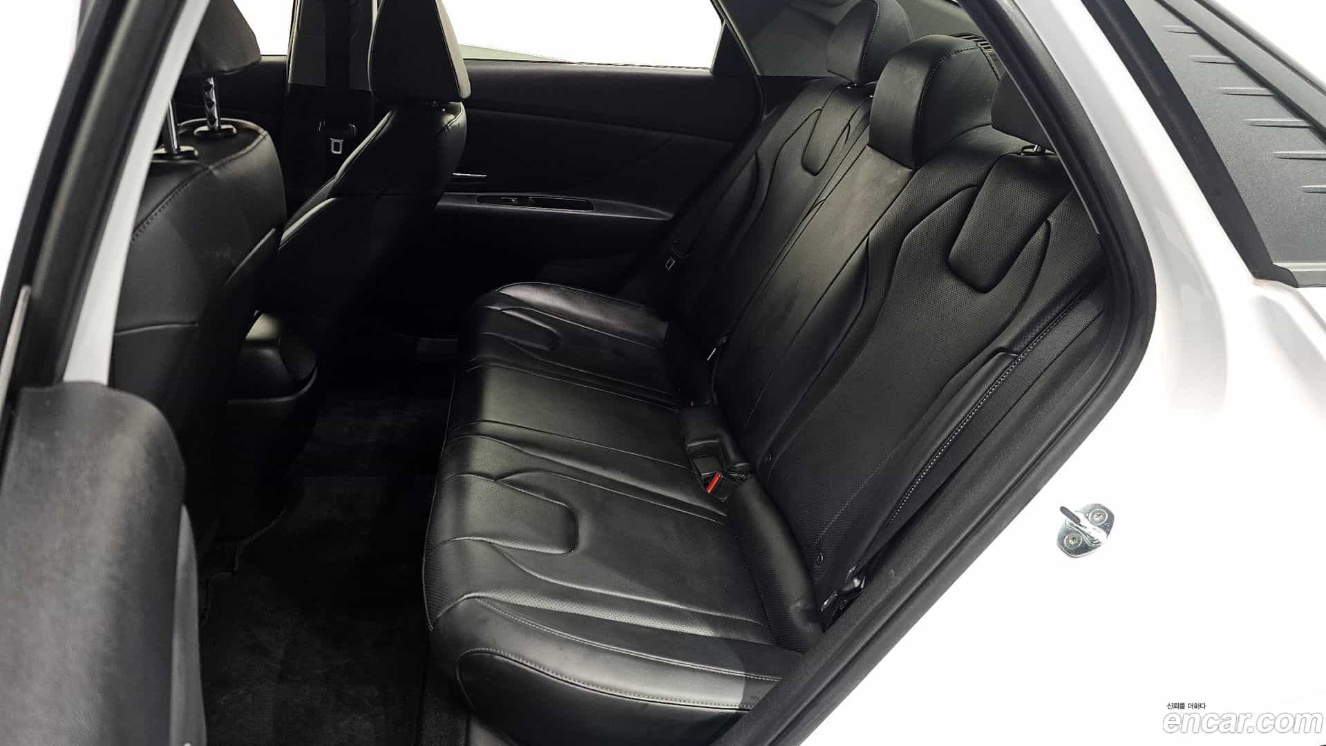 AVANTE Hyundai 2021.2-OPTION-015