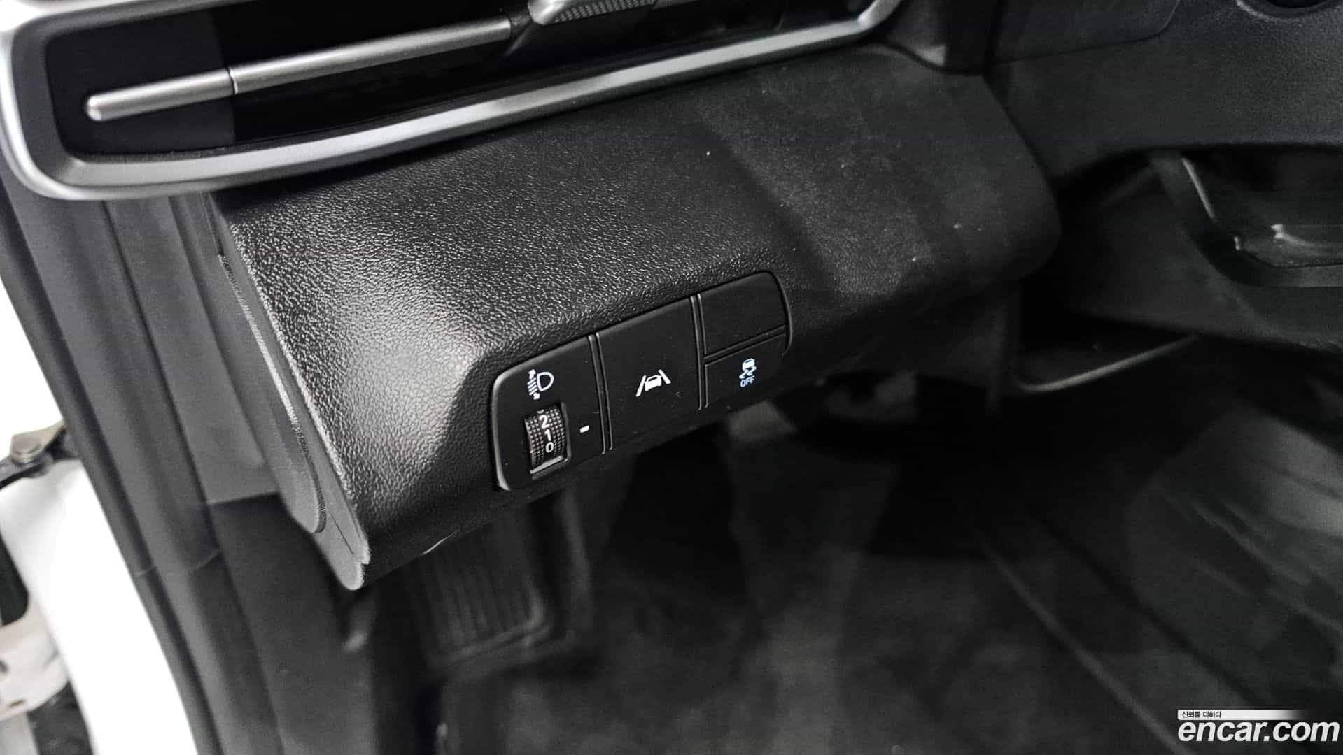 AVANTE Hyundai 2021.2-OPTION-020