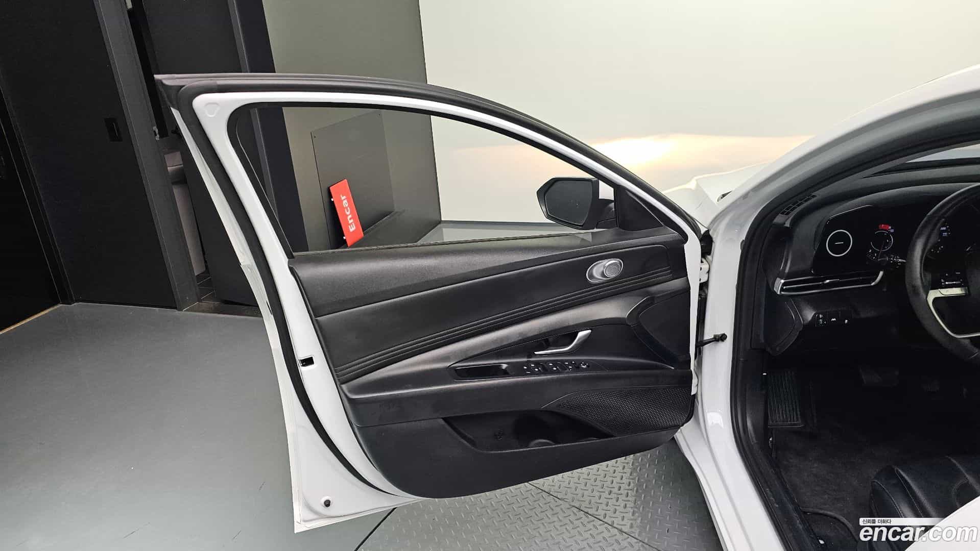 AVANTE Hyundai 2021.2-INNER-034