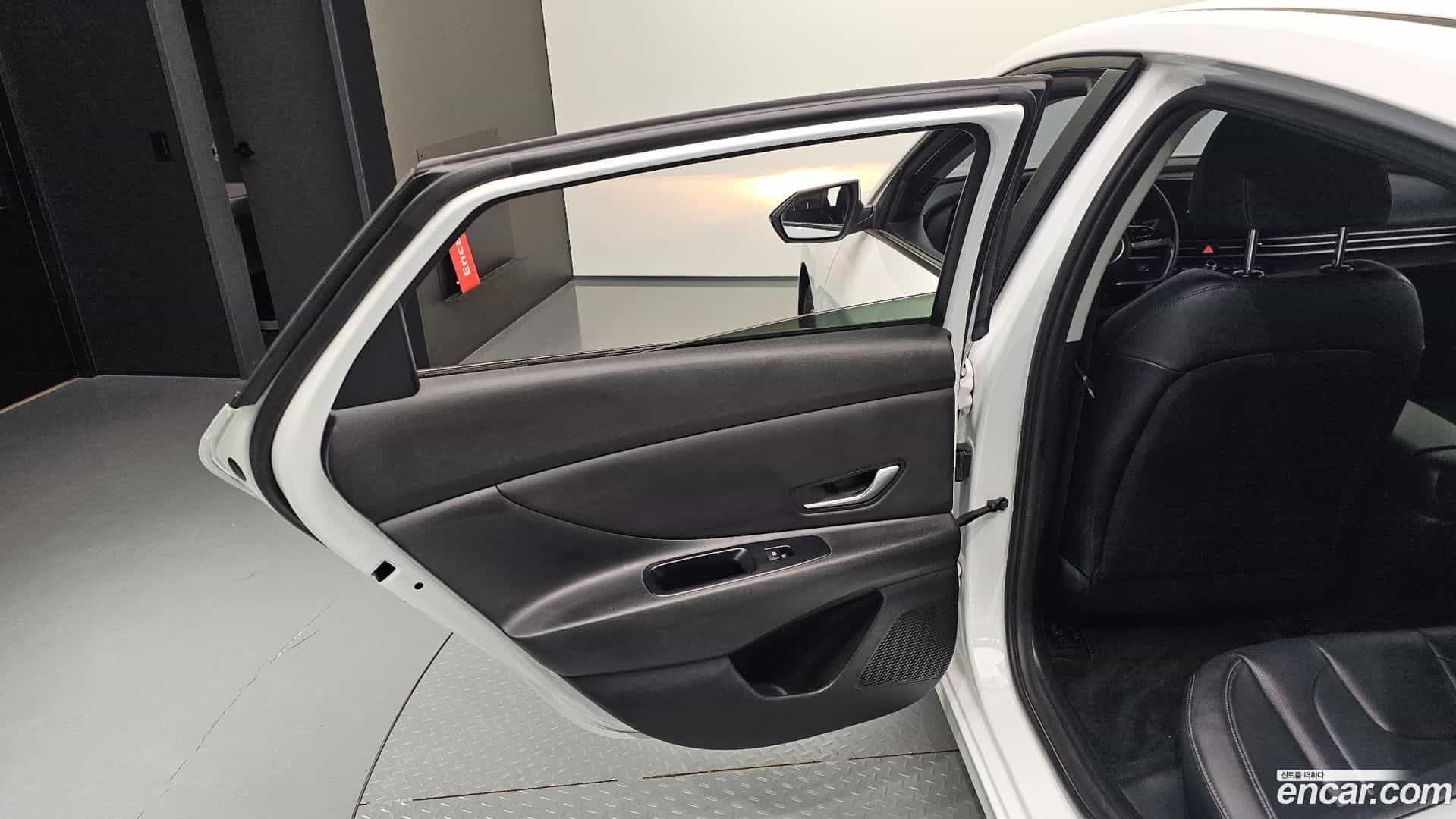 AVANTE Hyundai 2021.2-INNER-035