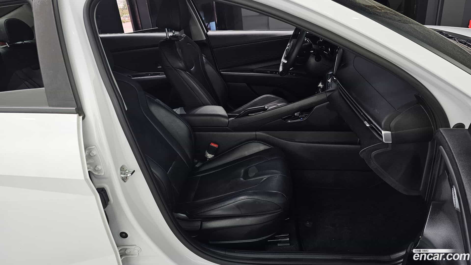 AVANTE Hyundai 2021.2-INNER-036