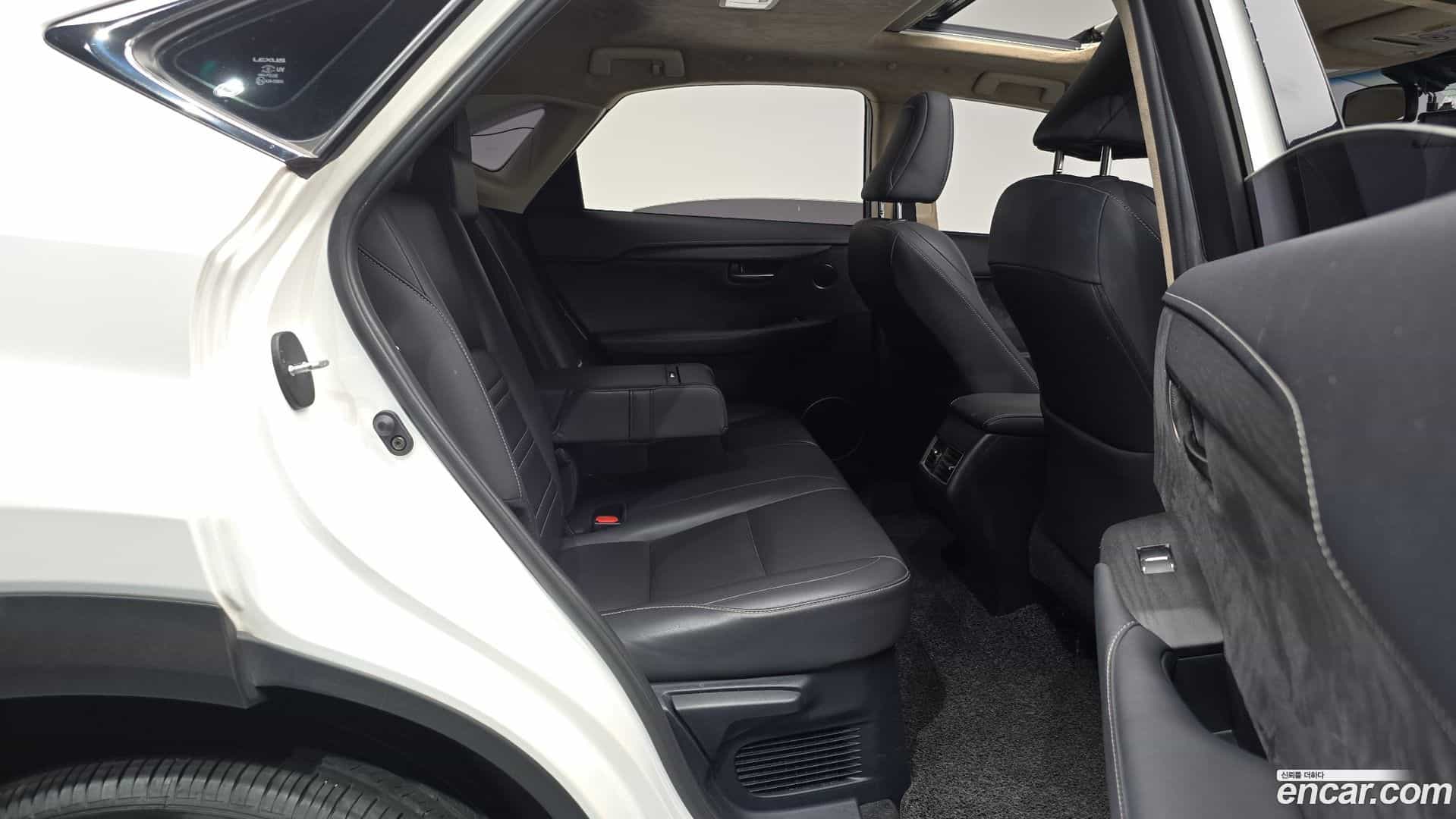 NX Lexus 2017.11-OPTION-016