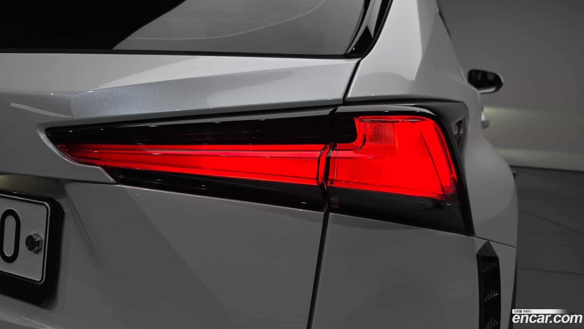 NX Lexus 2017.11-OUTER-033