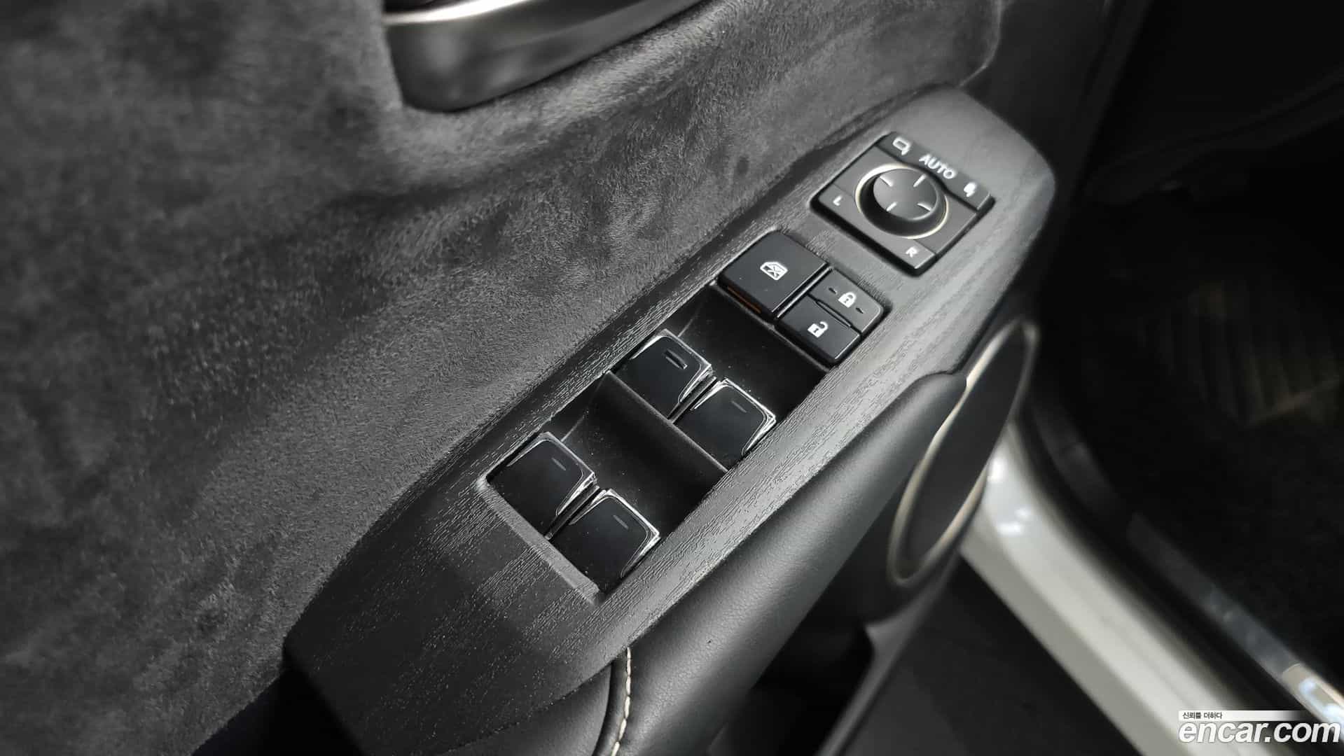 NX Lexus 2017.11-OPTION-042
