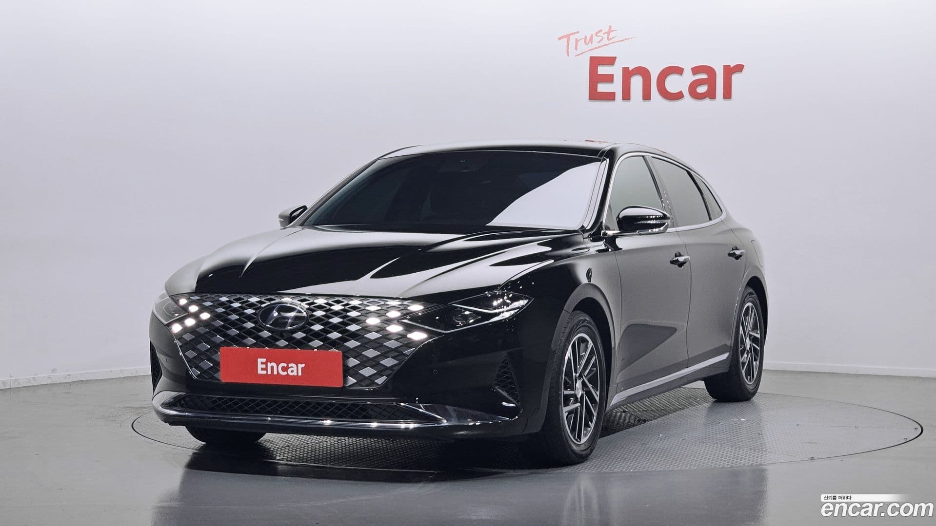 Main__Slider__Photo:Grandeur Hyundai 2020.9-0