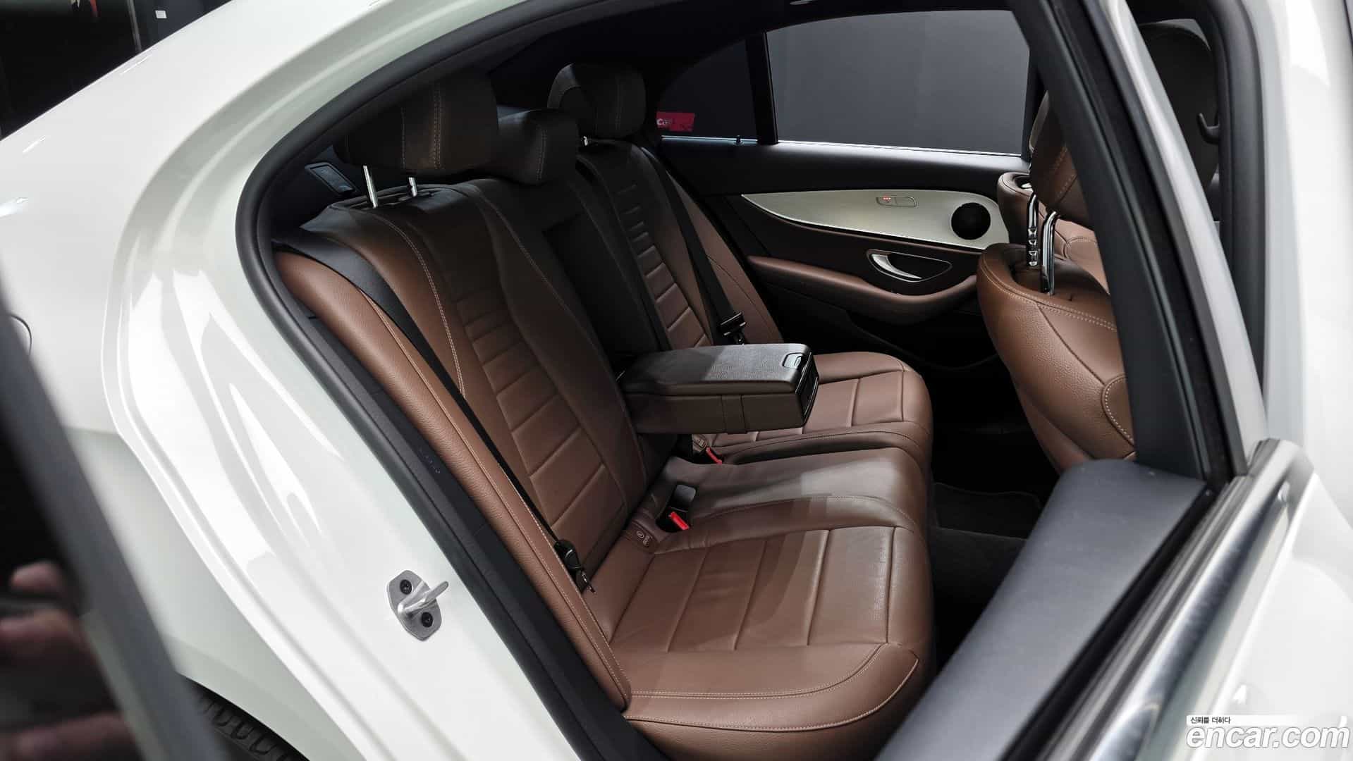 E-Class Mercedes-Benz 2021.2-OPTION-015