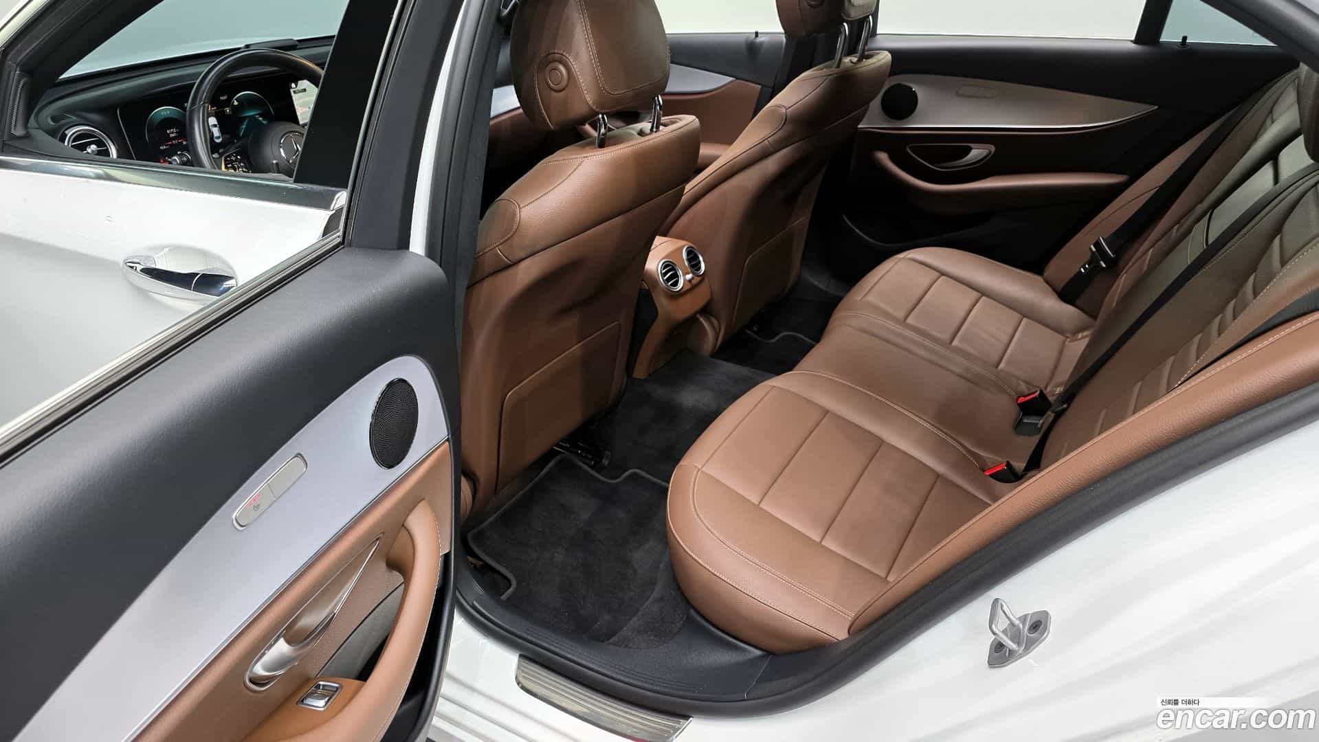 E-Class Mercedes-Benz 2021.2-OPTION-016