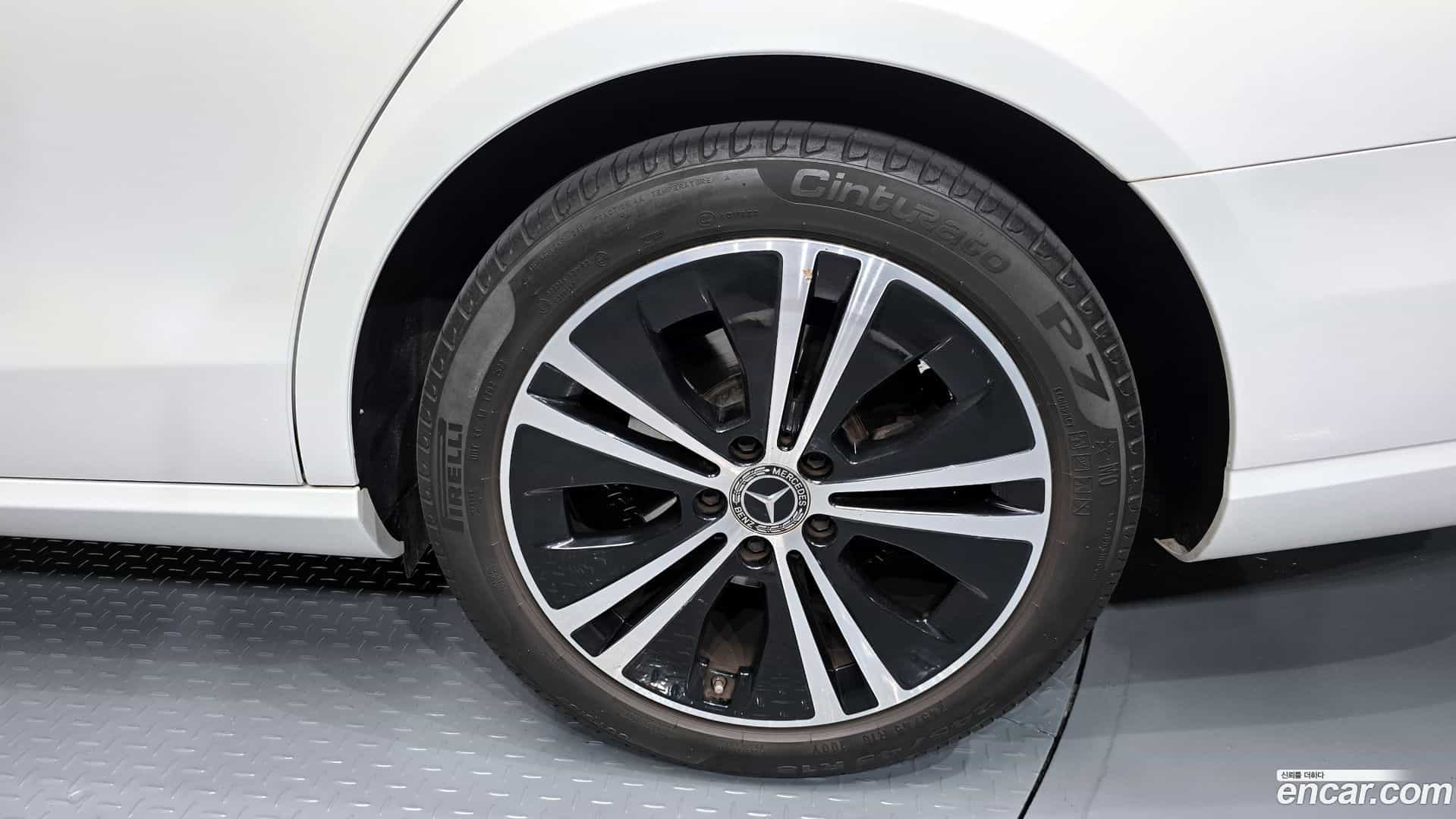 E-Class Mercedes-Benz 2021.2-OUTER-031