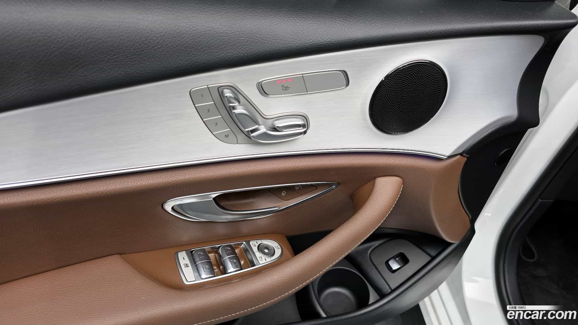 E-Class Mercedes-Benz 2021.2-OPTION-040