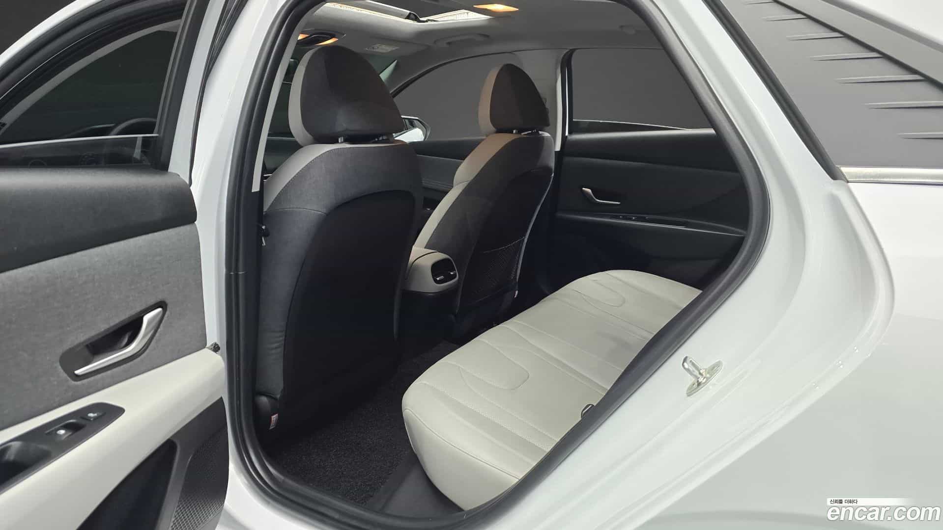AVANTE Hyundai 2021.8-OPTION-015