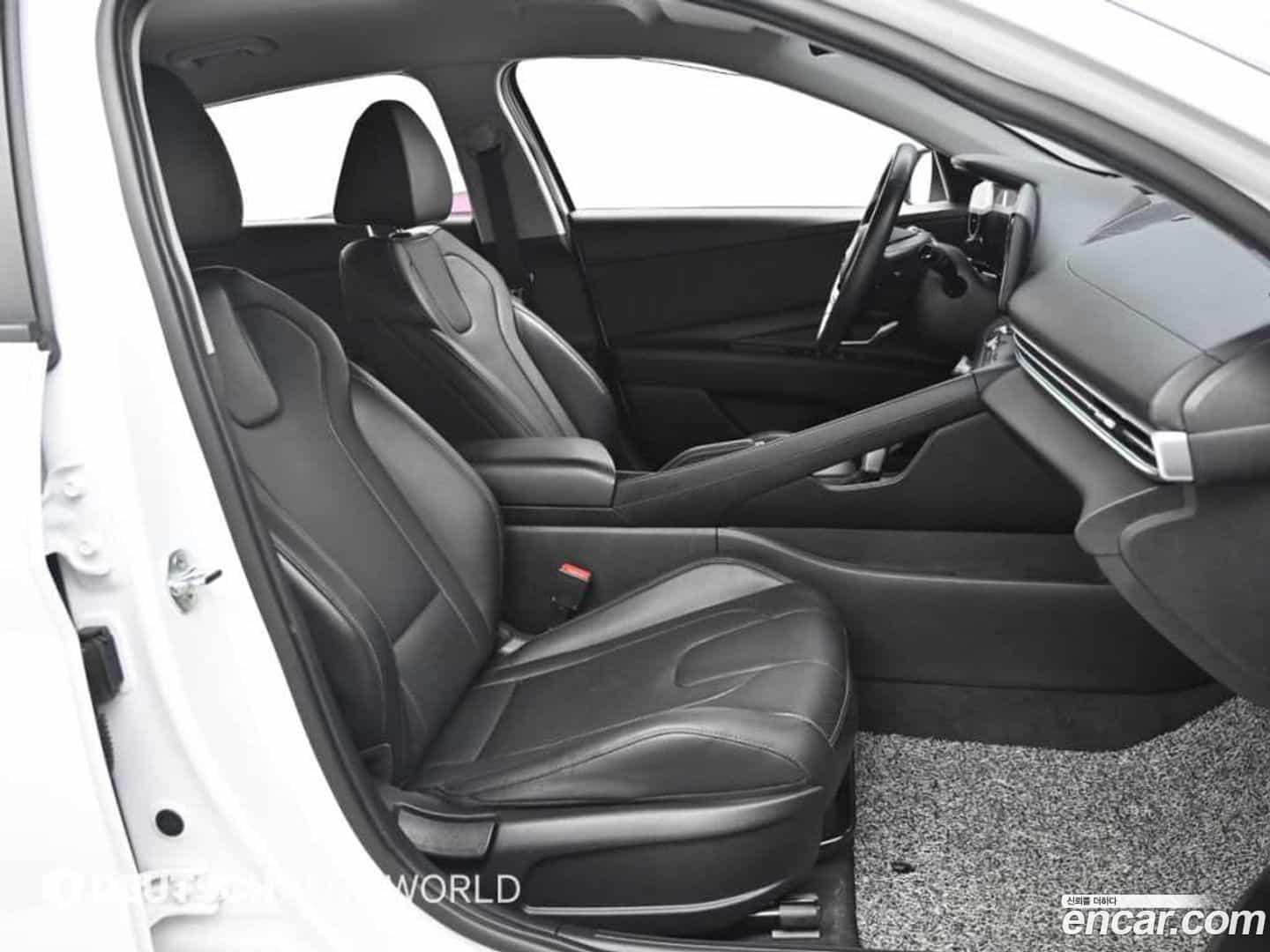 AVANTE Hyundai 2020.5-OPTION-021