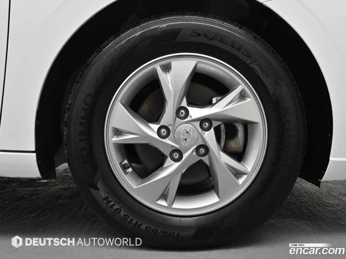 AVANTE Hyundai 2020.5-OPTION-023