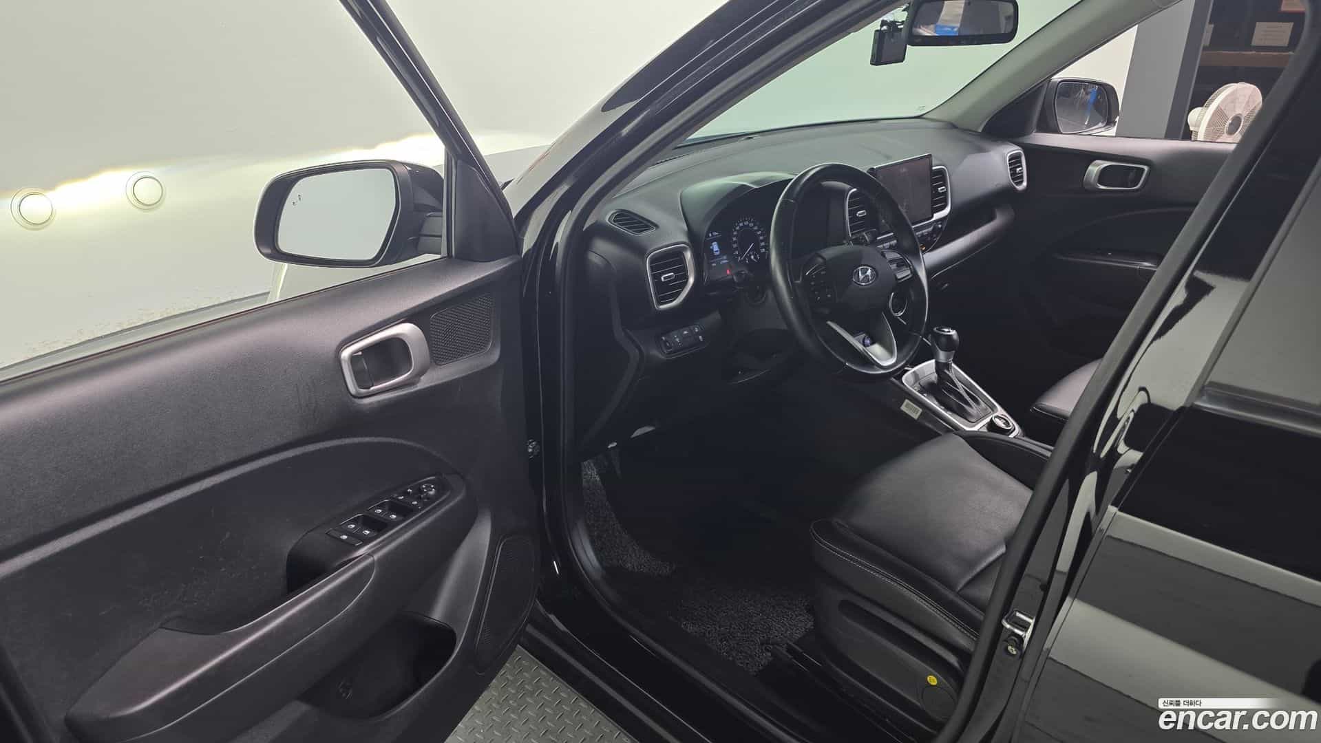 Venue Hyundai 2020.10-INNER-010