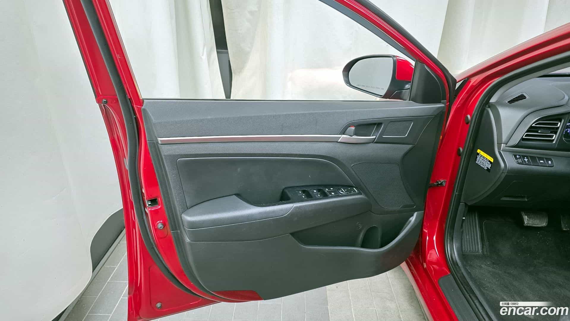 AVANTE Hyundai 2018.10-INNER-034