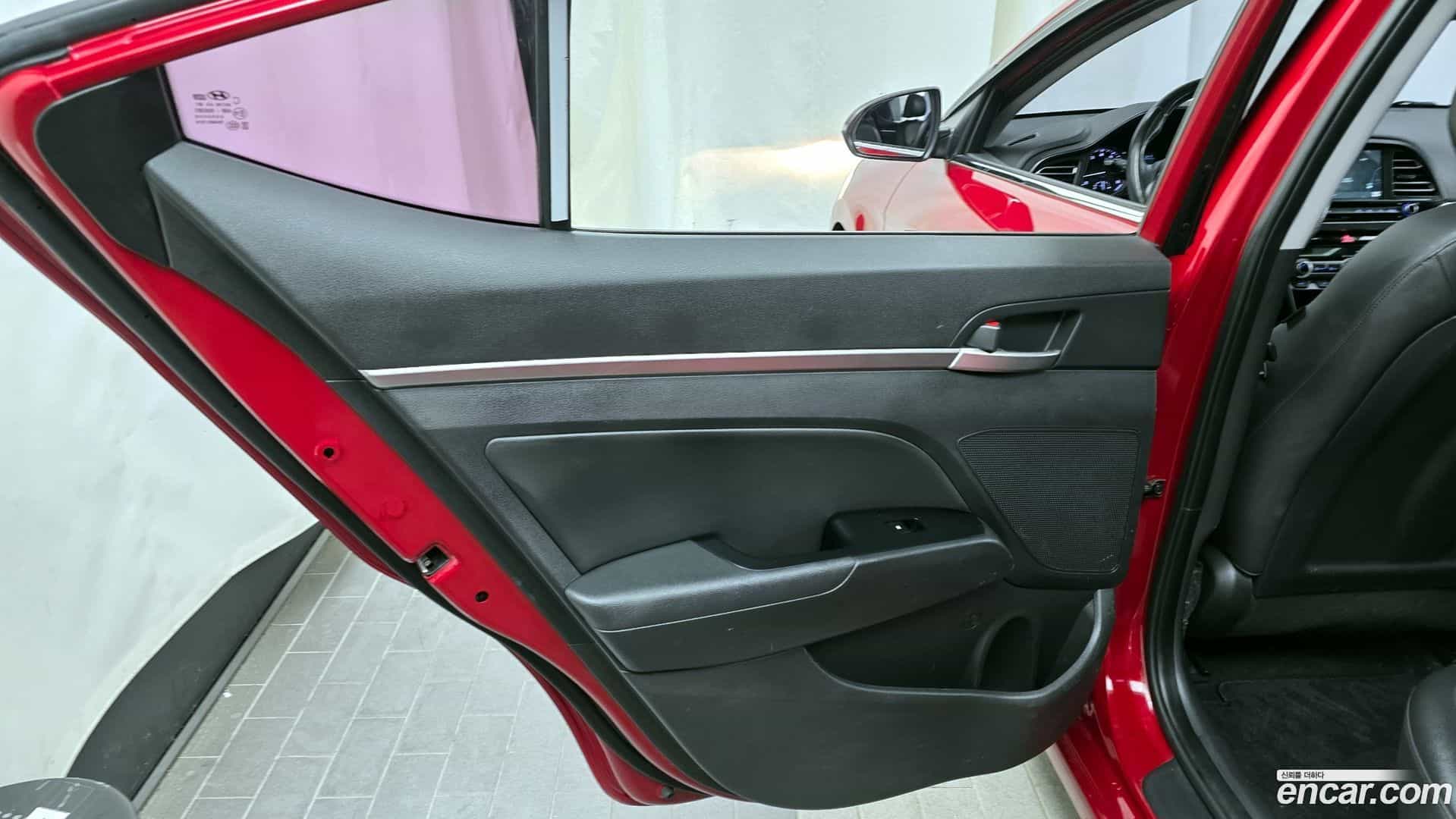 AVANTE Hyundai 2018.10-INNER-035
