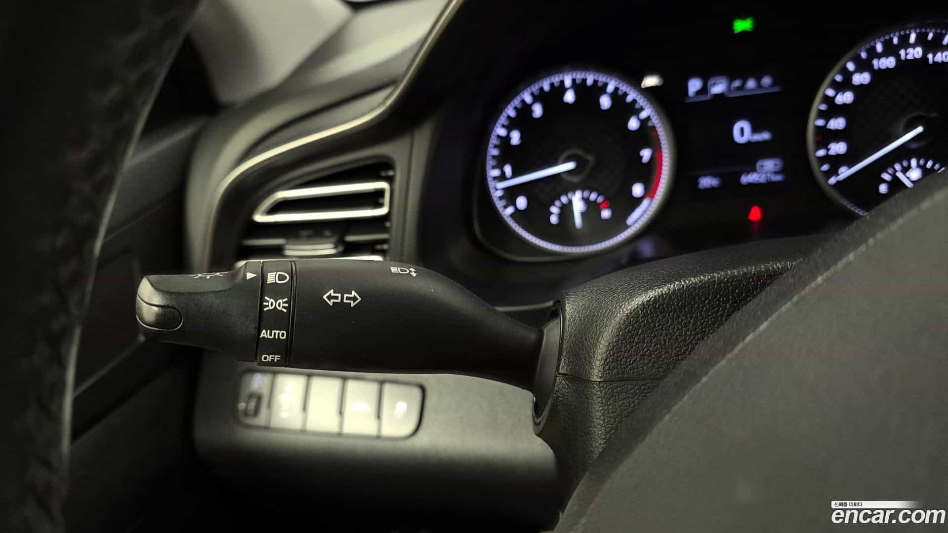 AVANTE Hyundai 2018.10-OPTION-041