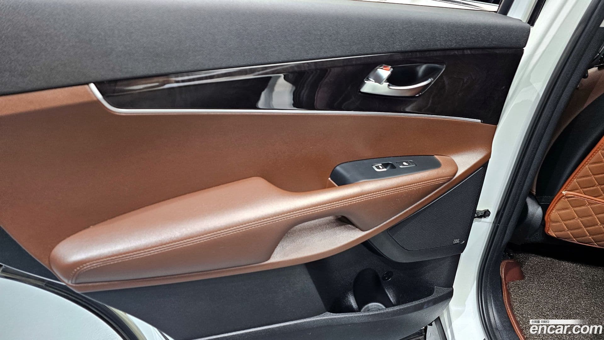 Main__Slider__Photo:Sorento Kia 2016.4-24