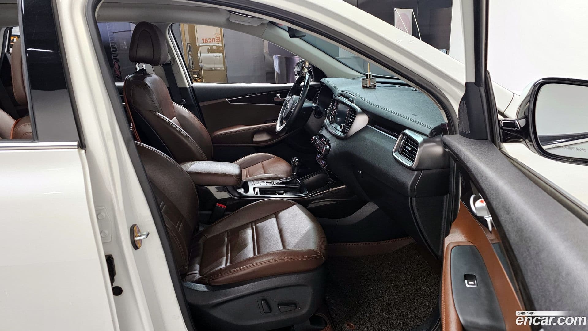 Main__Slider__Photo:Sorento Kia 2016.4-25