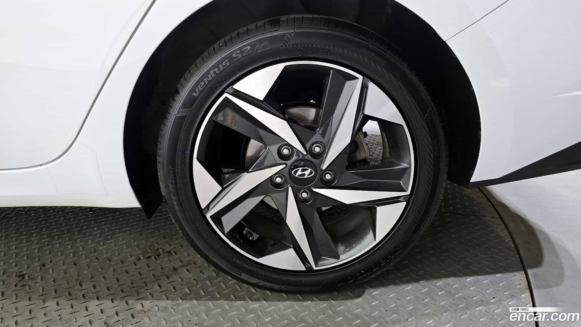AVANTE Hyundai 2020.9-OUTER-031