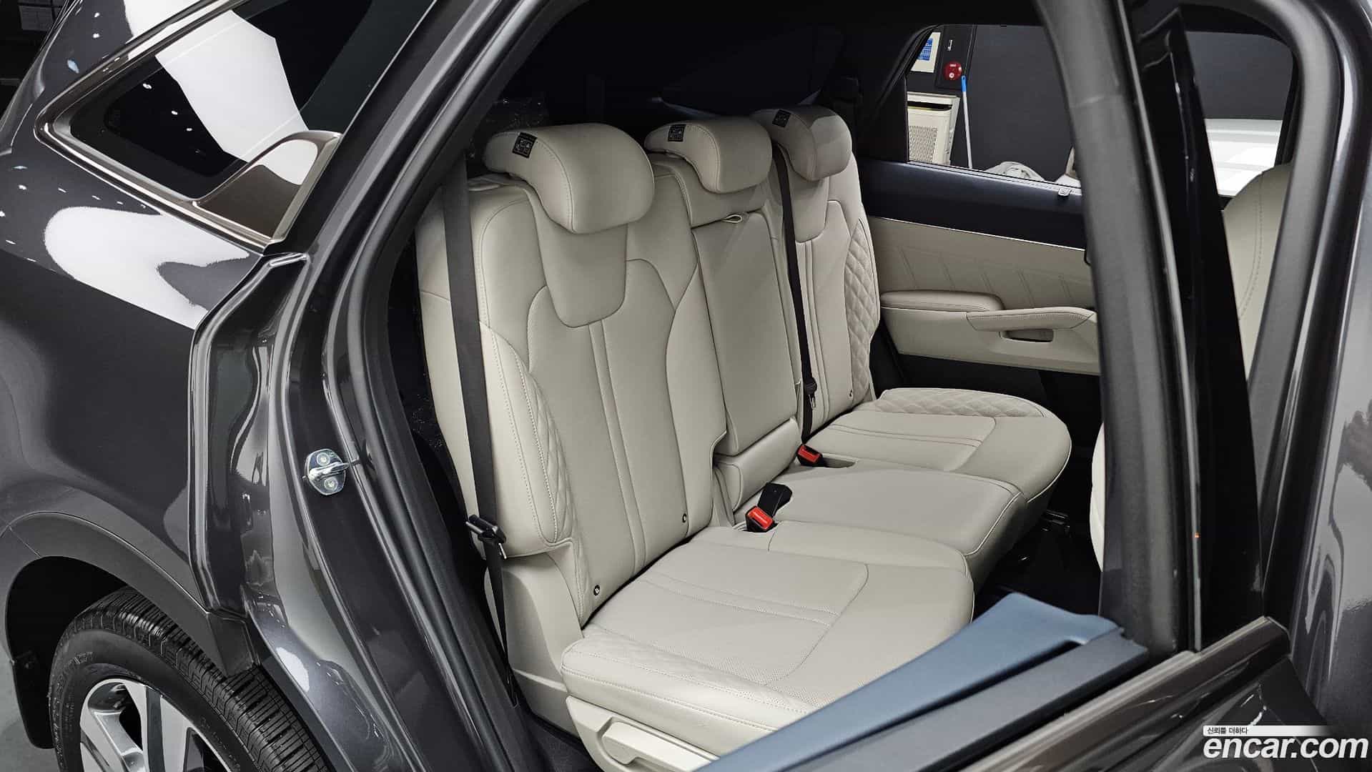Sorento Kia 2023.4-INNER-036