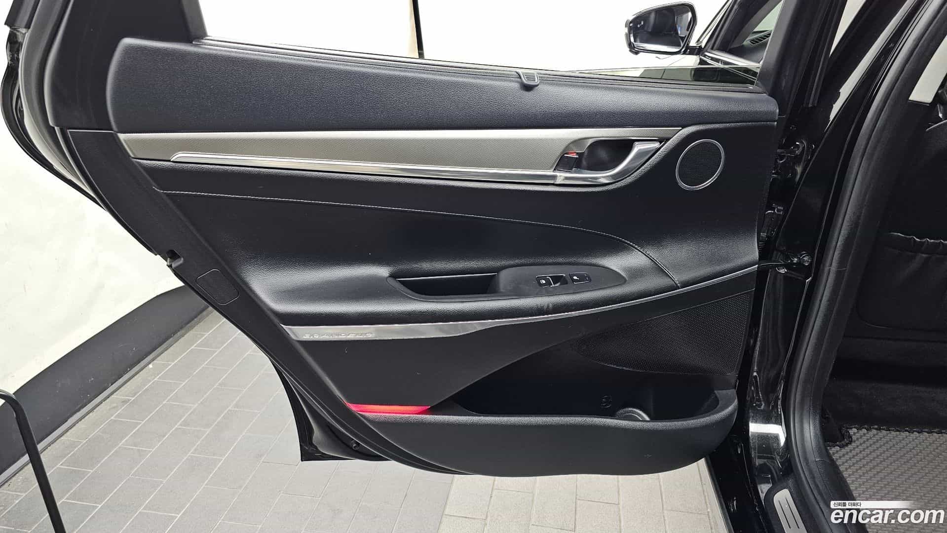 Grandeur Hyundai 2022.3-INNER-035