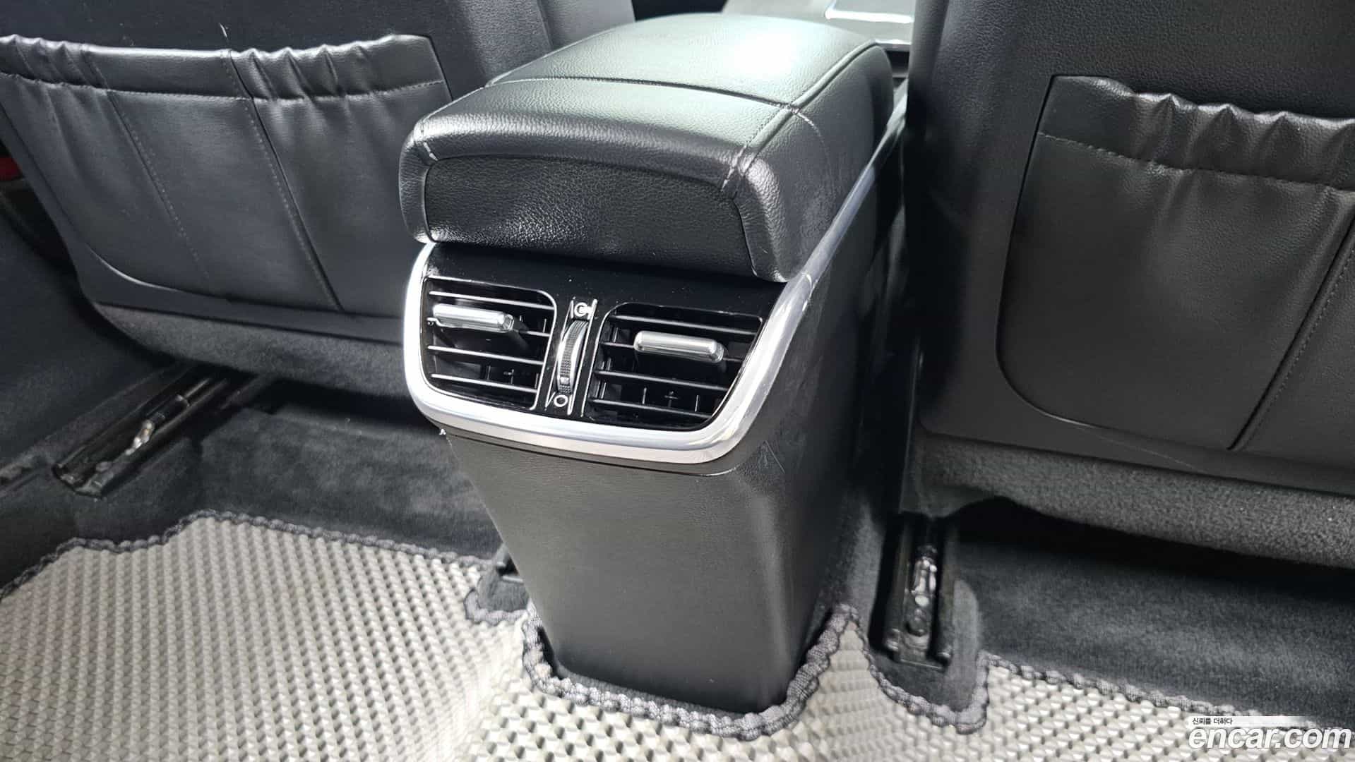 Grandeur Hyundai 2022.3-OPTION-045