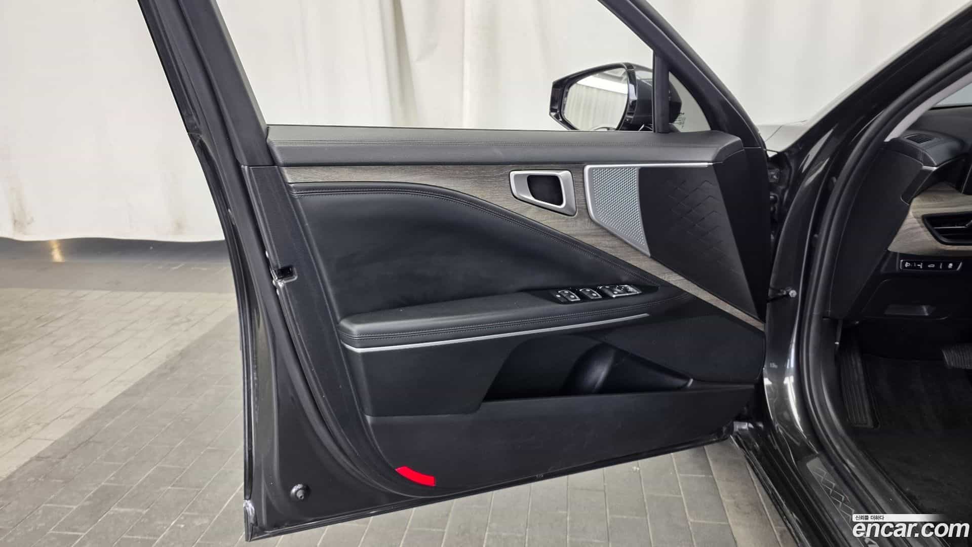 K8 Kia 2022.0-INNER-034