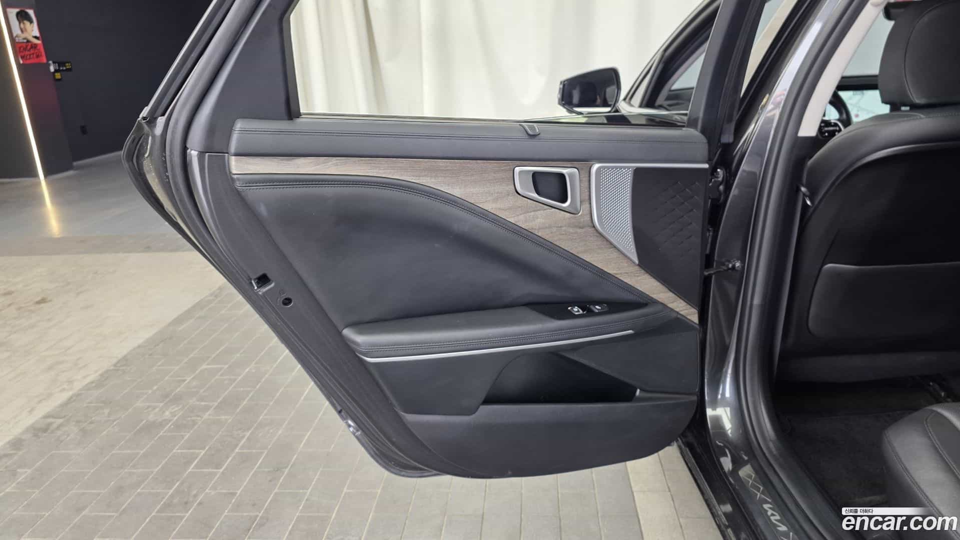 K8 Kia 2022.0-INNER-035