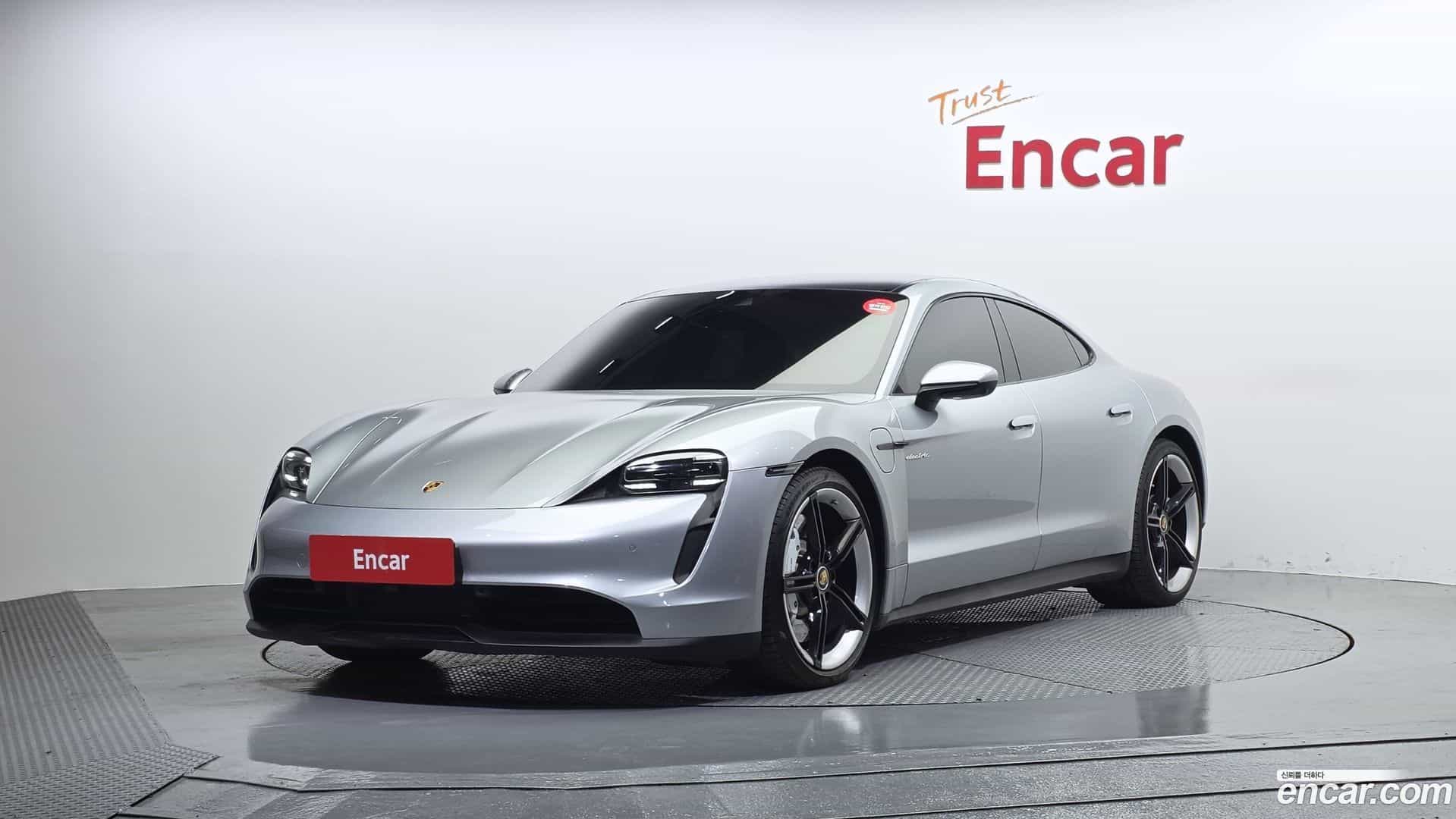 Taycan Porsche 2022.0-OUTER-001