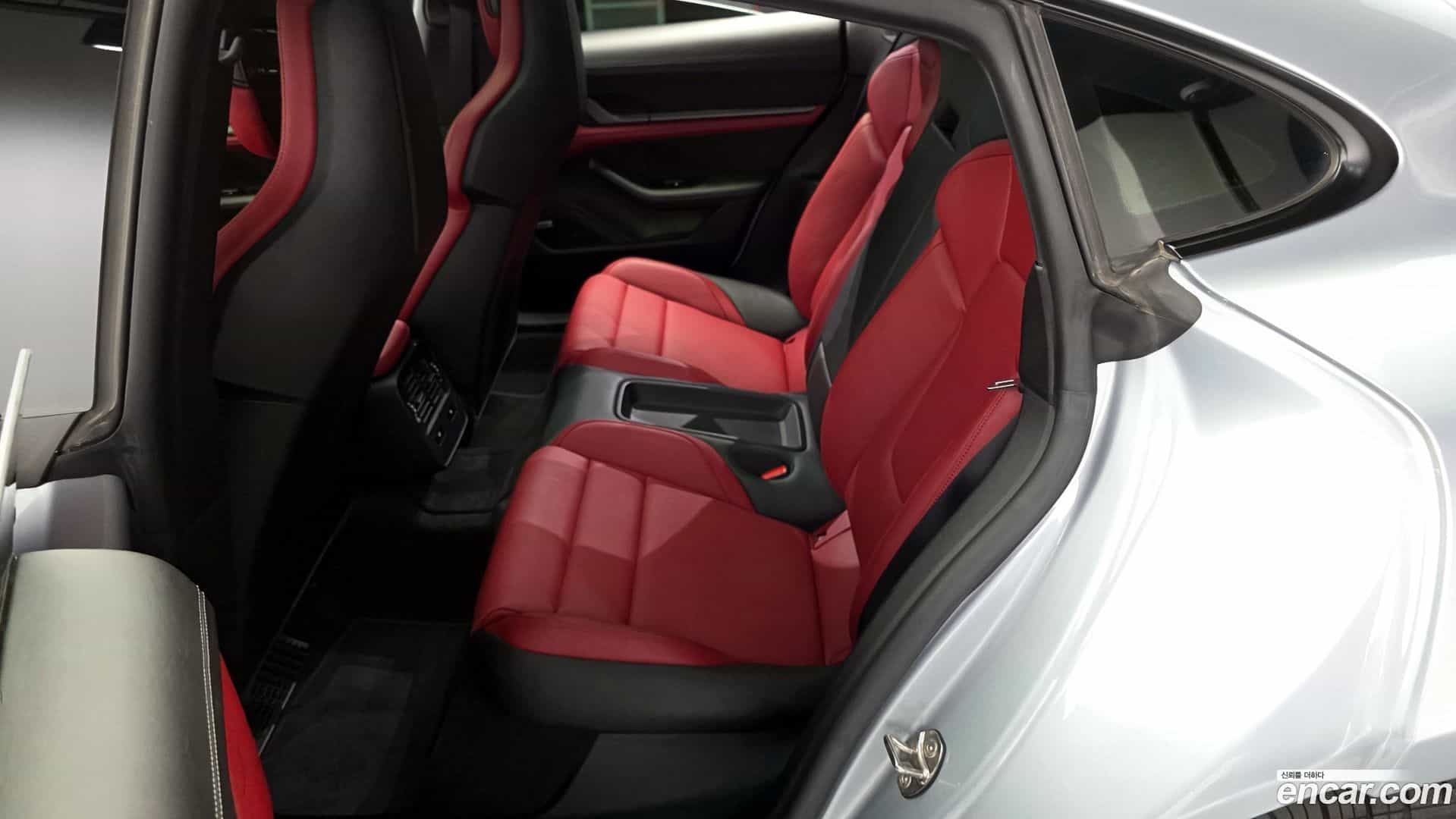 Taycan Porsche 2022.0-OPTION-016