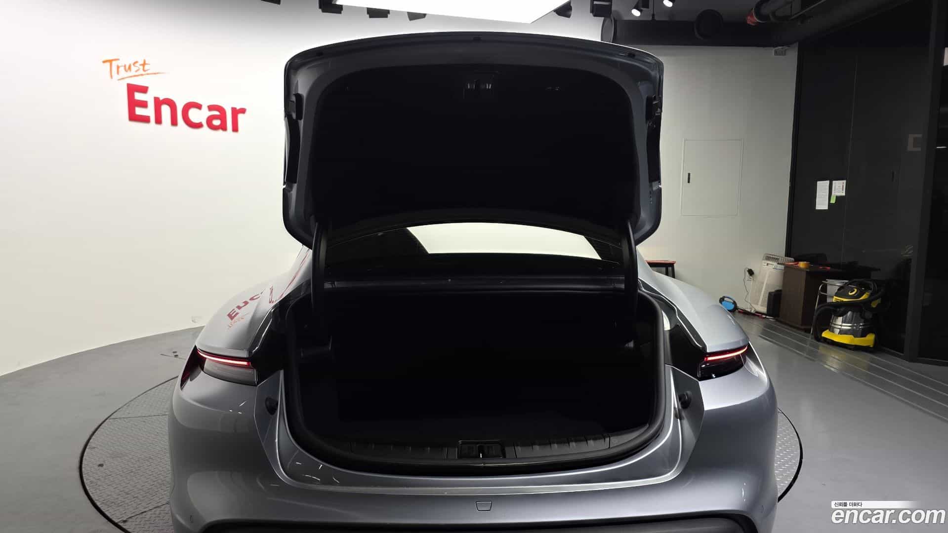 Taycan Porsche 2022.0-OPTION-024