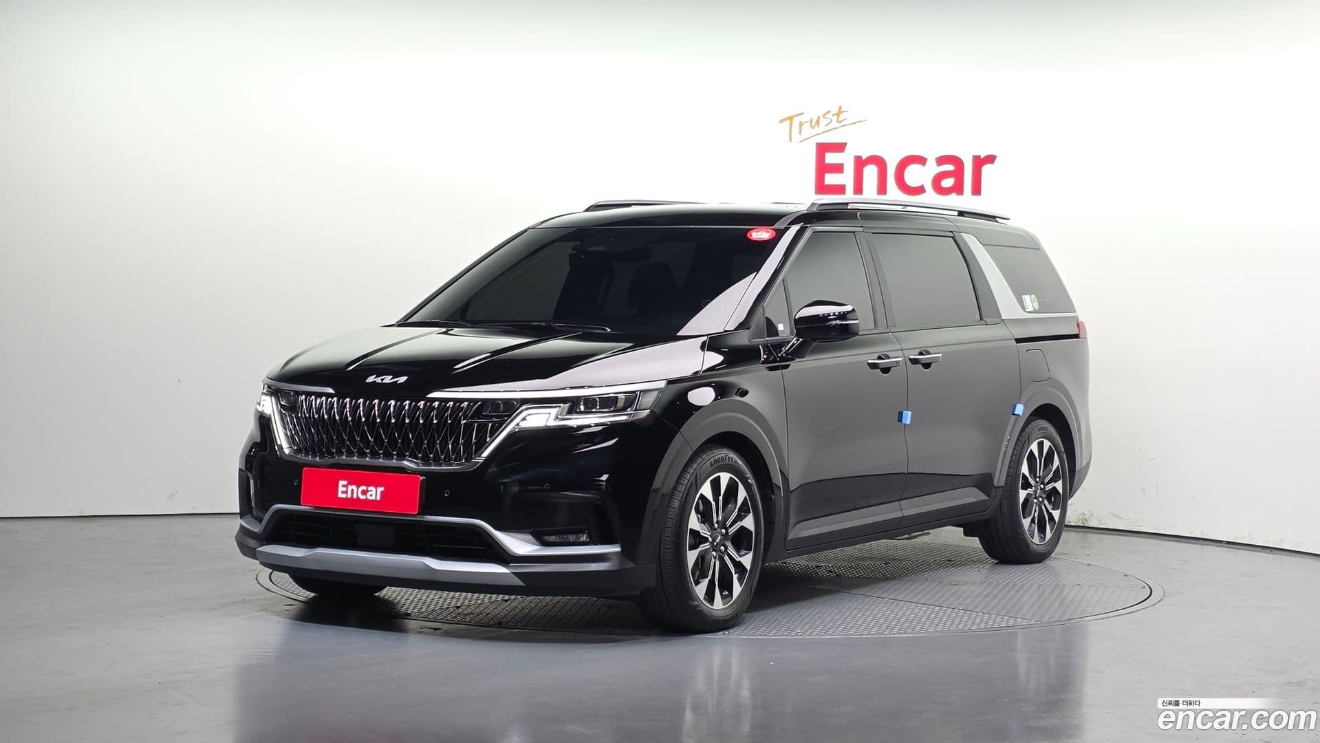 Main__Slider__Photo:Canival Kia 2022.10-0