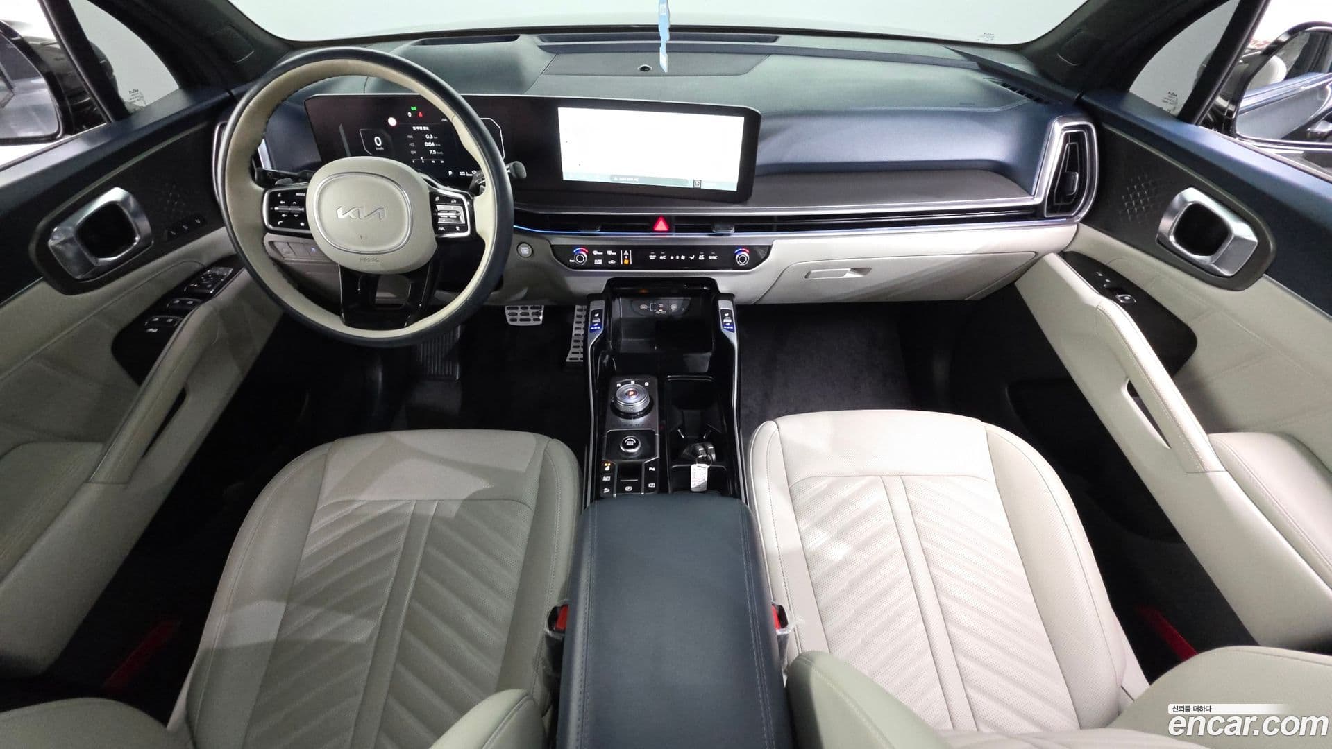 Main__Slider__Photo:Sorento Kia 2024.4-6